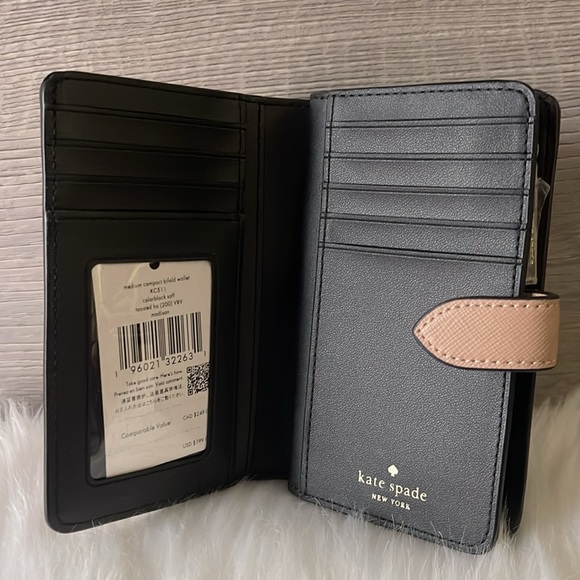 Kate Spade medium zip wallet - Picture 3 of 6